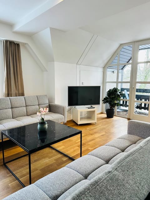 Communal lounge/ TV room, Living room