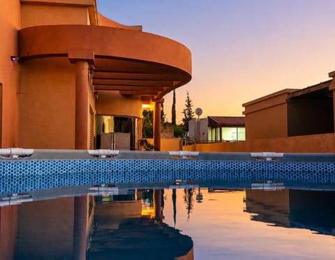Property building, Day, Pool view, Swimming pool