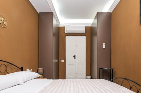 Photo of the whole room, Bedroom, air conditioner