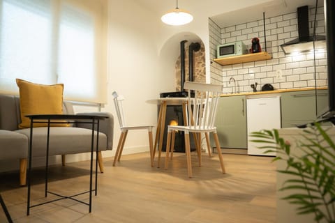 Kitchen or kitchenette, Living room, Dining area, heating