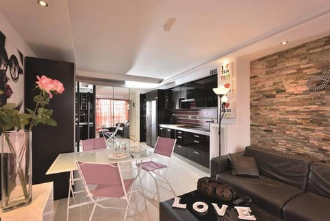 Seating area, Dining area
