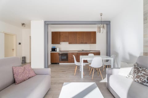 Kitchen or kitchenette, Living room, Dining area, oven, stove