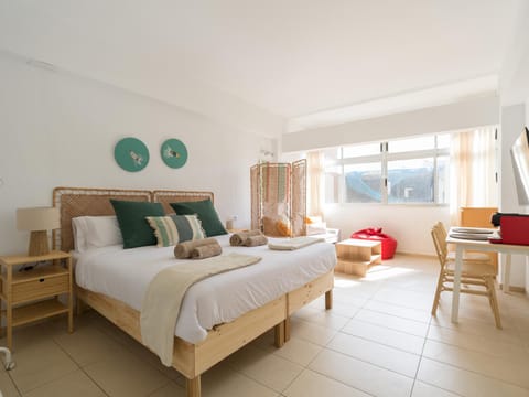 Bed, Living room, Photo of the whole room, Bedroom