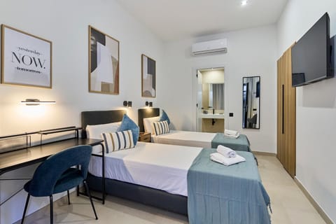 Bed, TV and multimedia, Bedroom, air conditioner