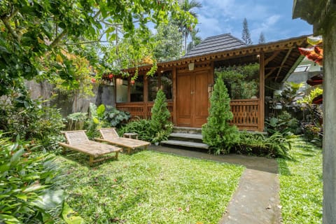 Facade/entrance, Photo of the whole room