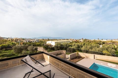 Day, Natural landscape, View (from property/room), Balcony/Terrace, Balcony/Terrace, Pool view, Swimming pool