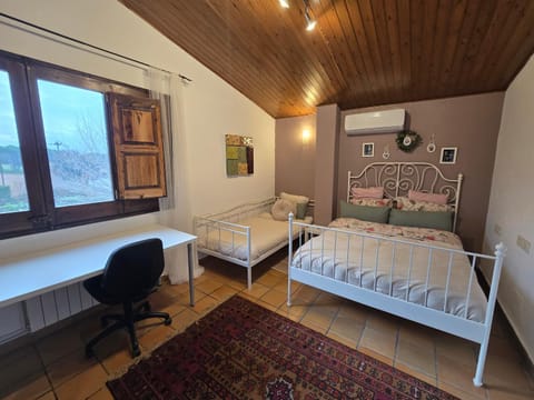 Bed, Photo of the whole room, Bedroom, Garden view