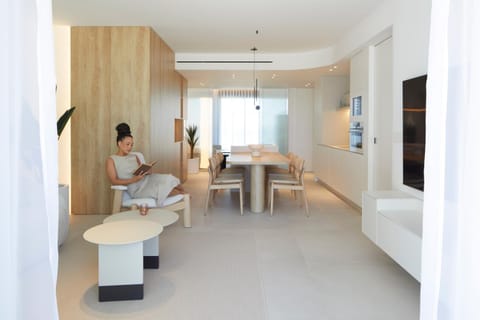 Communal lounge/ TV room