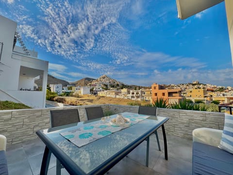 Balcony/Terrace, City view, Location