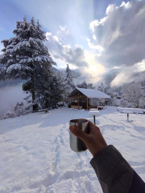 Restaurant/places to eat, Day, Winter, Mountain view