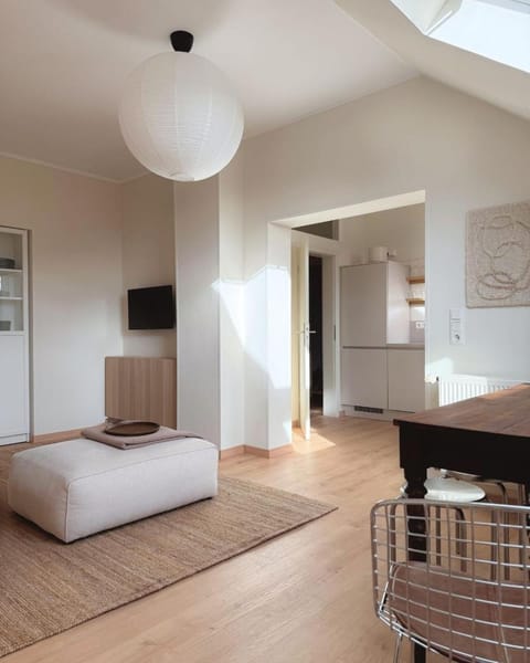 TV and multimedia, Living room, Dining area