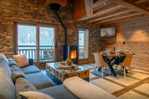 Winter, TV and multimedia, View (from property/room), Living room, Seating area