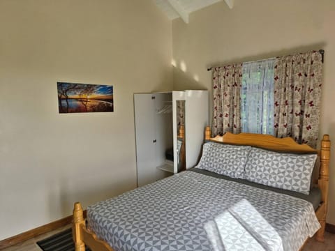 Bed, Decorative detail, Bedroom