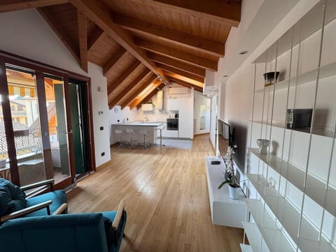 Rho Fiera Nest Near Railway Station & Fiera Milano Apartment in Rho