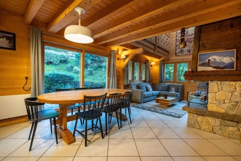 Glaciers Chalet Cheminee Vue Confort Calme House in Les Houches