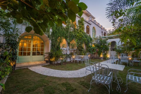 Facade/entrance, Garden