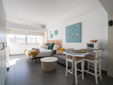 Living room, Decorative detail, Seating area, Dining area