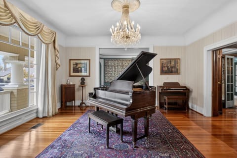 The Spalding House Comfort in Visalia home House in Visalia