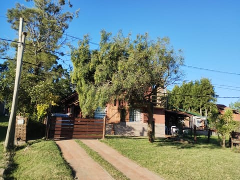 Property building, Day, Neighbourhood