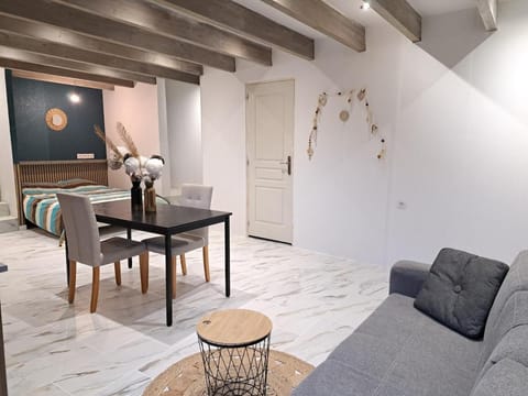 Bed, Night, Living room, Dining area
