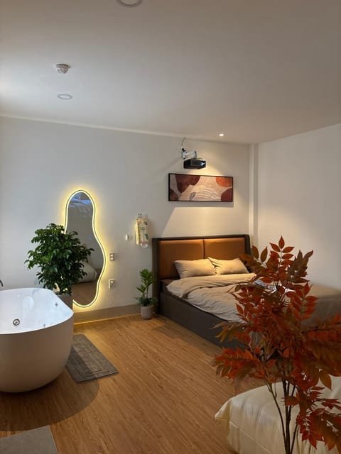 Bed, Bathroom, Photo of the whole room, Bedroom, towels