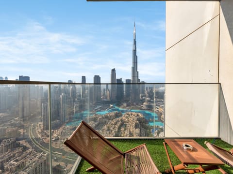 Nearby landmark, View (from property/room), Balcony/Terrace, City view, Lake view, Landmark view, furniture