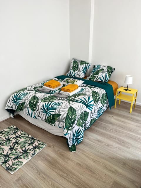 Bed, Night, Photo of the whole room, Bedroom