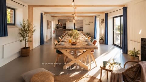 Living room, Banquet/Function facilities, Dining area, Meeting/conference room, kitchen