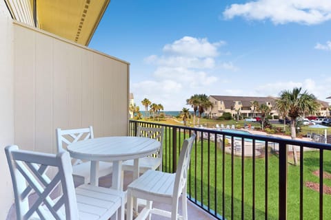 Property building, Balcony/Terrace, Seating area