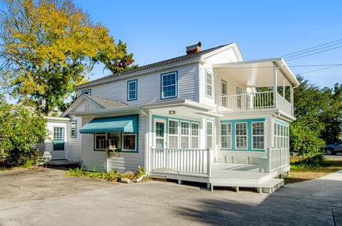 Property building, Day