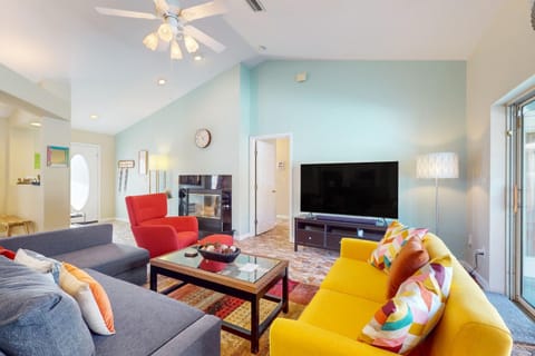 TV and multimedia, Living room, Seating area