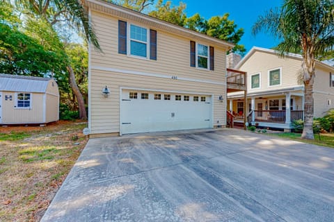 Property building, Day