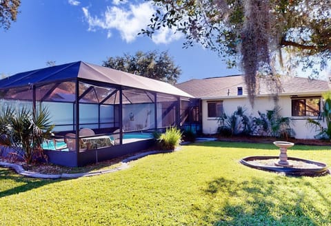 Property building, Facade/entrance, Day, Garden, Swimming pool