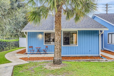 Property building, Patio, Day, Natural landscape