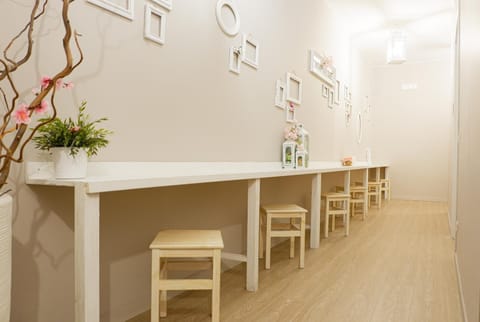 Communal lounge/ TV room, Lobby or reception