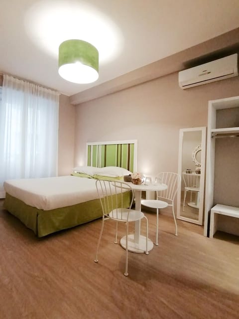 Bed, Other, Photo of the whole room