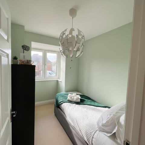 Comfy, cosy n spacious house in Old Town, Swindon House in Swindon