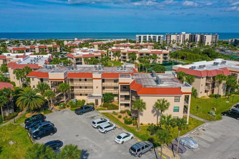 Property building, Day, Bird's eye view, Parking