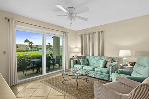 Day, View (from property/room), Balcony/Terrace, Living room, Seating area