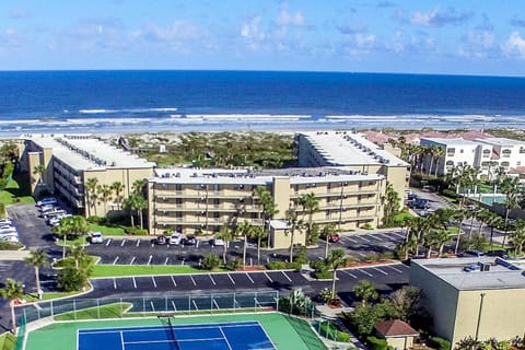 Property building, Day, Bird's eye view, Beach, Sea view, Location, Parking