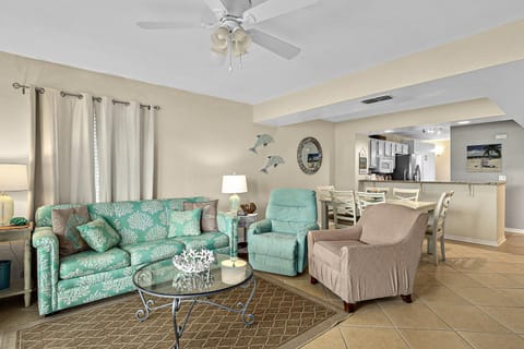 Kitchen or kitchenette, Living room, Seating area