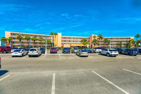 Property building, Day, Parking