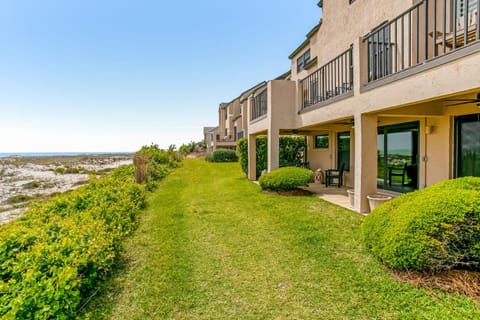 Property building, Spring, Day, Natural landscape, Sea view