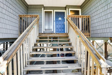 Facade/entrance, Day