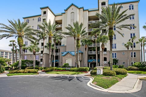 Property building, Facade/entrance, Day