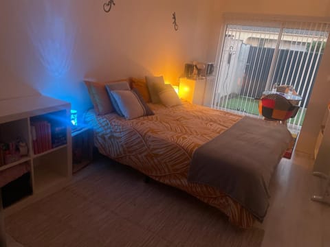 Bed, Internal: Not applicable to any particular room