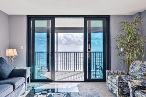 Balcony/Terrace, Living room, Seating area, Sea view