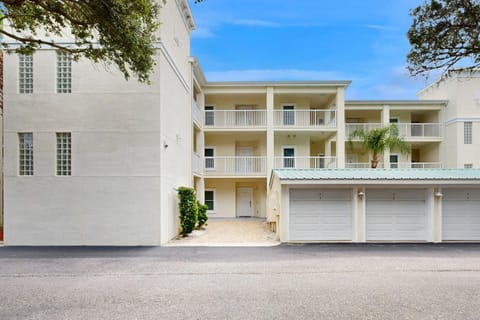 Property building, Day, Parking