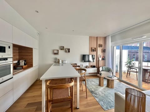 TV and multimedia, Balcony/Terrace, Kitchen or kitchenette, Living room, Dining area