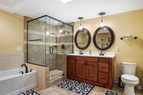 Woodcliff Cottage with Heated Private Pool-Family Friendly House in Holland